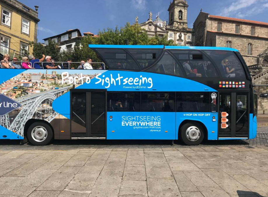 Bus turístico Oporto. Autobús visitar ciudad Portugal. Despedidas de soltero y soltera Oporto. Tour, Sightseeing.